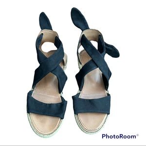 SeAvees Women’s black tie sandals size 7
